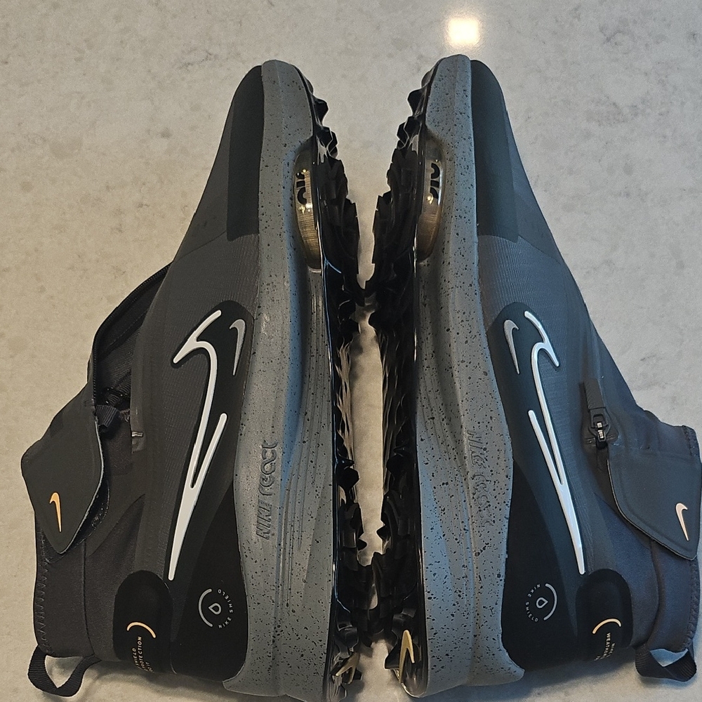 Nike Men's Black and Gray Athletic Golf Shoes with Gold Accents